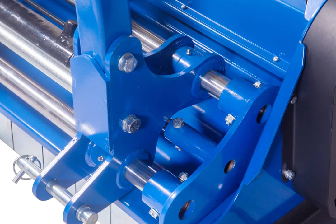 BROYEUR A COUTEAUX Y + DEPORT HYDRAULIQUE  PORTE ARRIERE