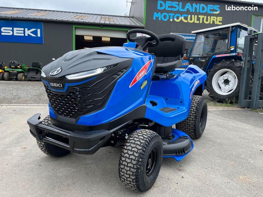 TRACTEUR EJECTION LATERALE SLE122PLUSH110